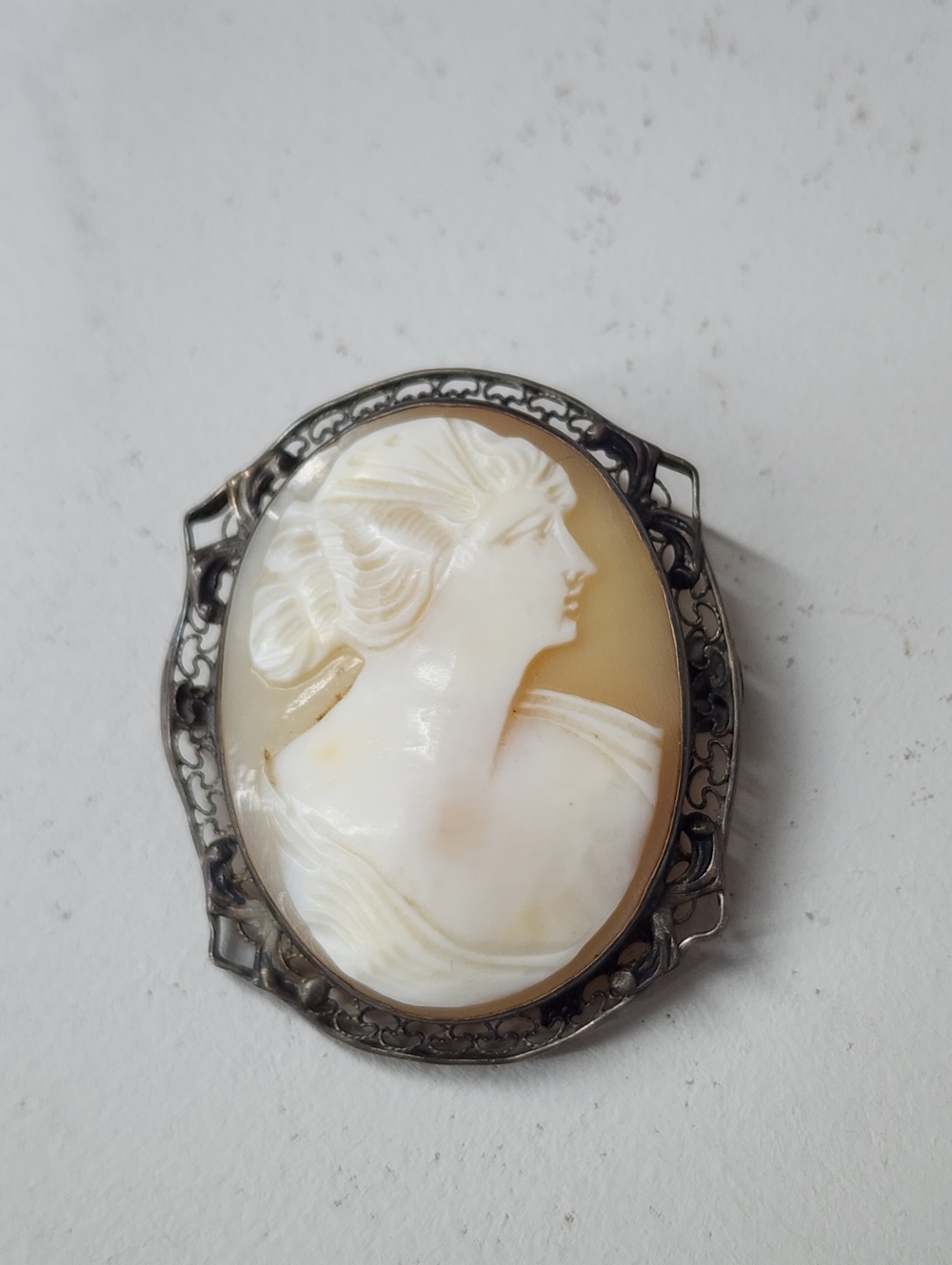 Vintage Art Deco Cameo Brooch Pin